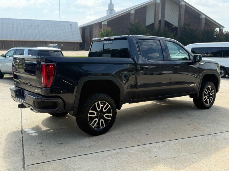 GMC Sierra 1500 AT4 Crew Cab 4WD 2023