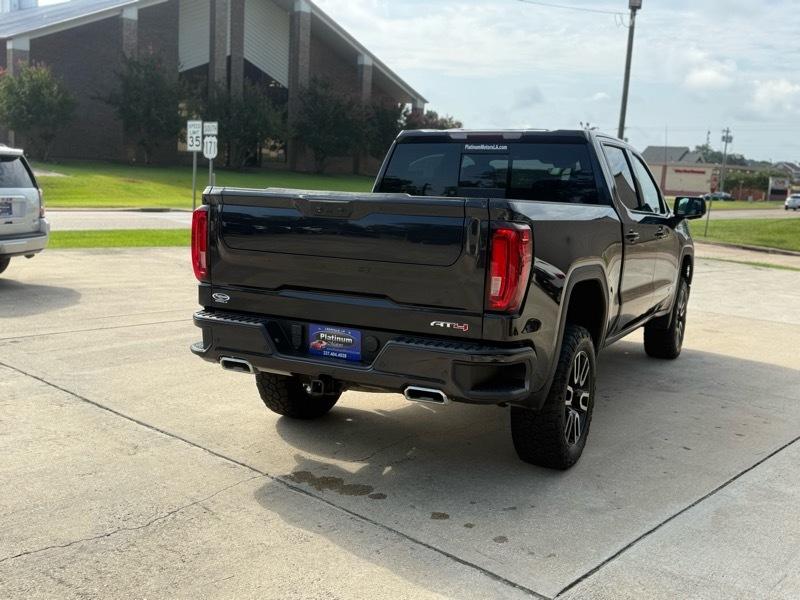 GMC Sierra 1500 AT4 Crew Cab 4WD 2023