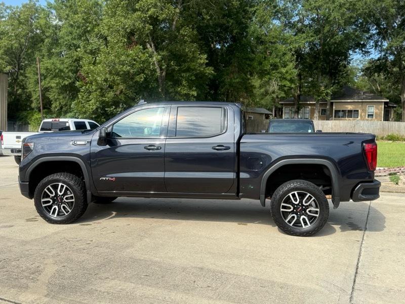 GMC Sierra 1500 AT4 Crew Cab 4WD 2023