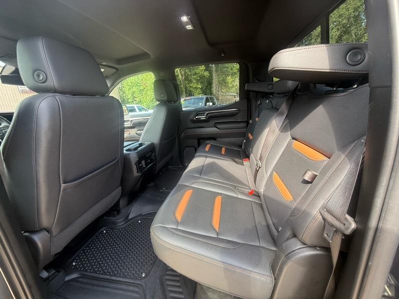 GMC Sierra 1500 AT4 Crew Cab 4WD 2023
