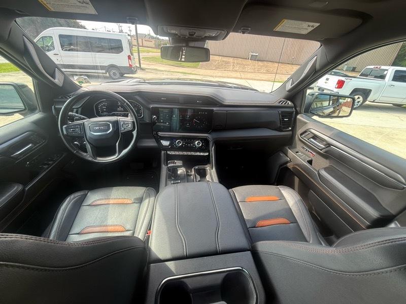 GMC Sierra 1500 AT4 Crew Cab 4WD 2023