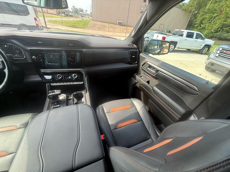 GMC Sierra 1500 AT4 Crew Cab 4WD 2023