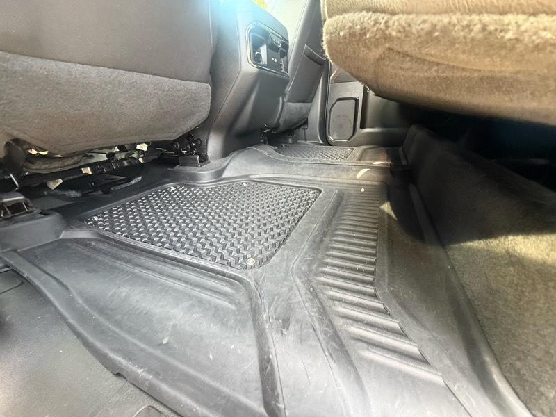 GMC Sierra 1500 AT4 Crew Cab 4WD 2023