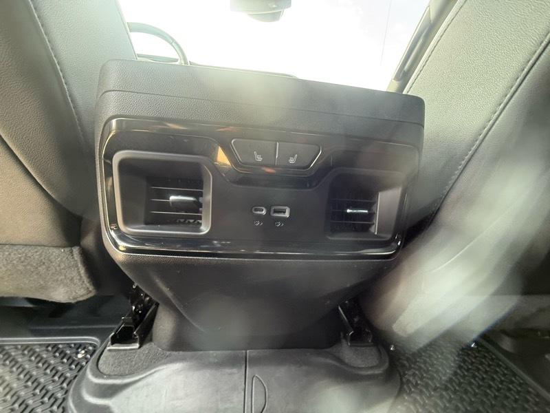 GMC Sierra 1500 AT4 Crew Cab 4WD 2023