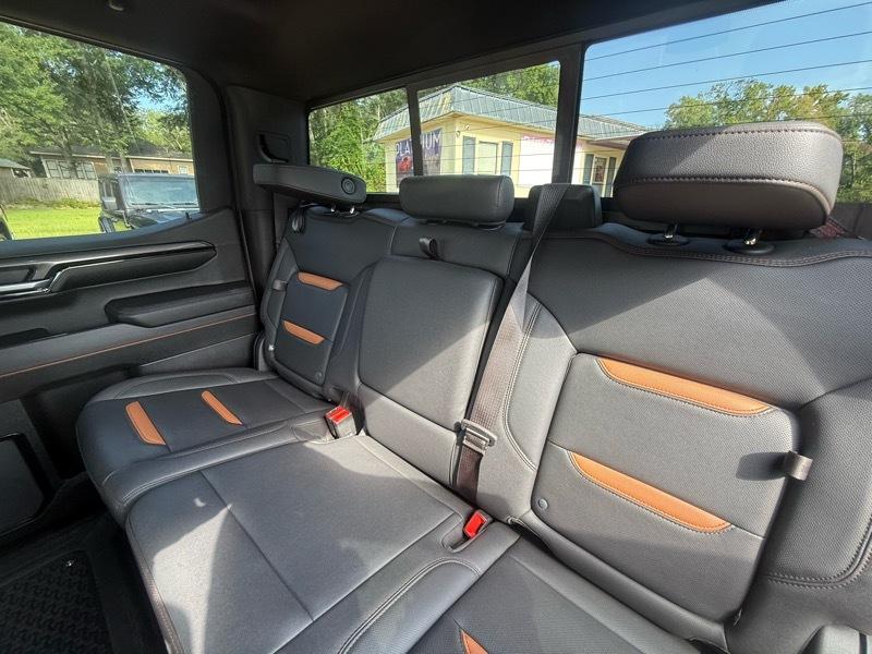 GMC Sierra 1500 AT4 Crew Cab 4WD 2023