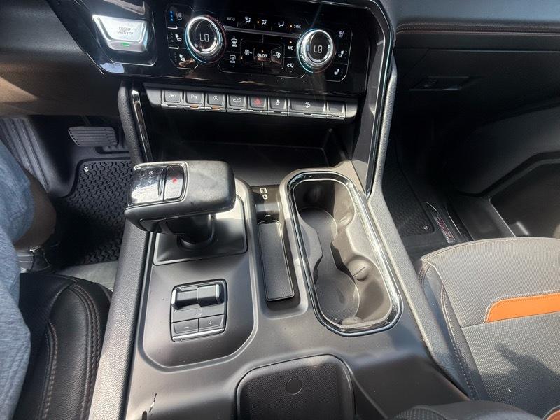 GMC Sierra 1500 AT4 Crew Cab 4WD 2023