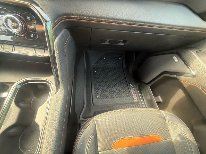 GMC Sierra 1500 AT4 Crew Cab 4WD 2023