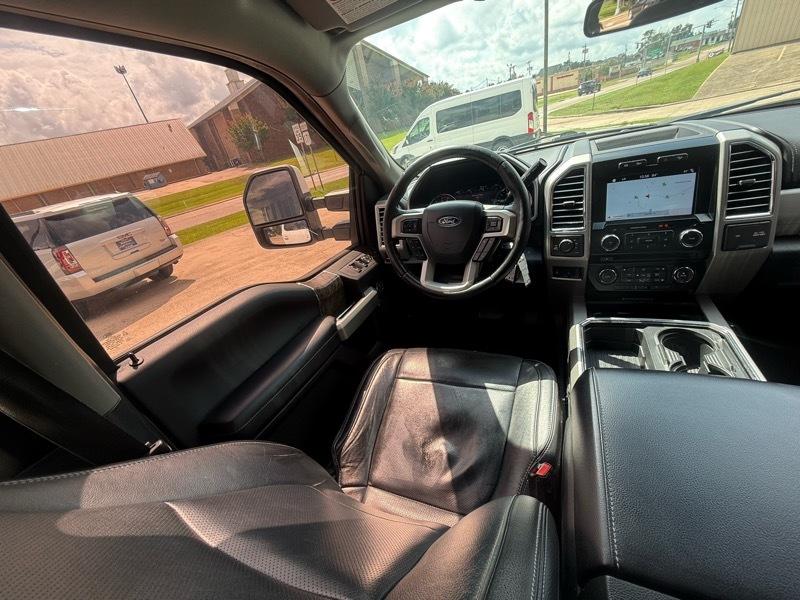 Ford F-250 SD Lariat Crew Cab 4WD 2017