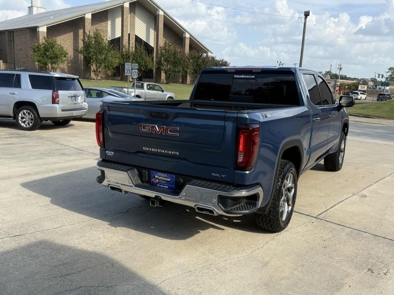 GMC Sierra 1500 4WD Crew Cab 143.5" SLT 2024