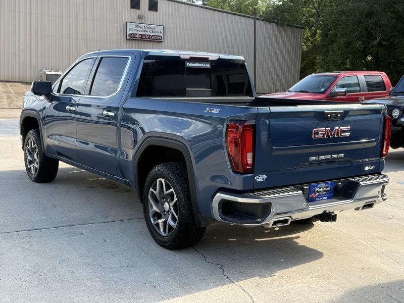 GMC Sierra 1500 4WD Crew Cab 143.5" SLT 2024