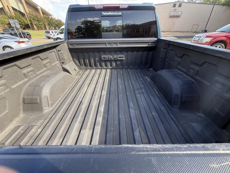 GMC Sierra 1500 4WD Crew Cab 143.5" SLT 2024
