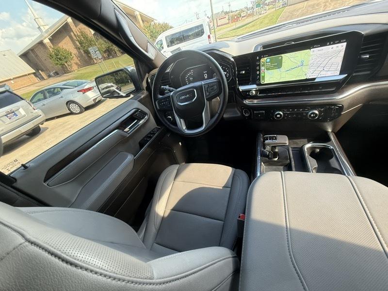 GMC Sierra 1500 4WD Crew Cab 143.5" SLT 2024