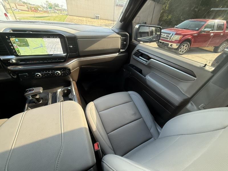 GMC Sierra 1500 4WD Crew Cab 143.5" SLT 2024