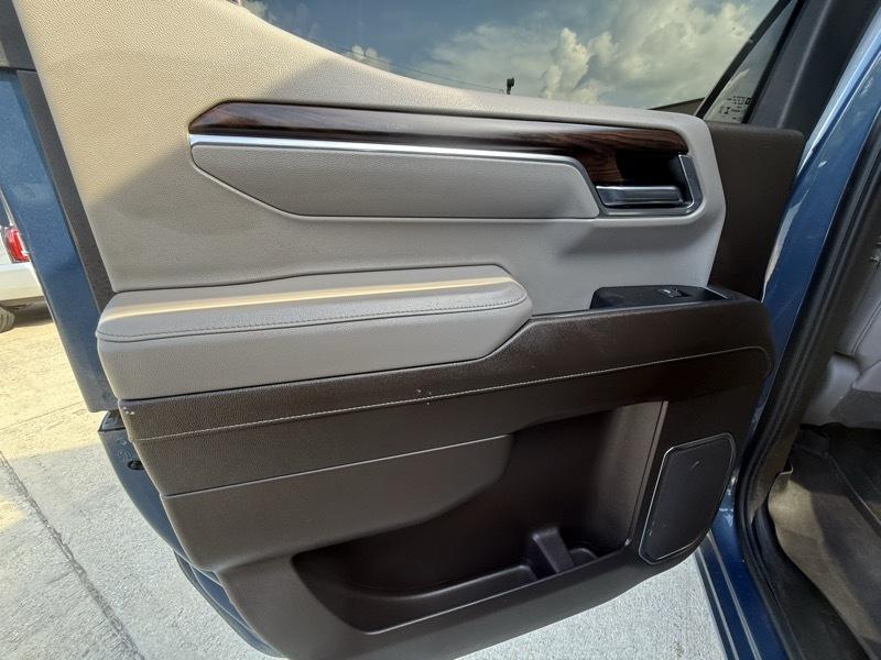 GMC Sierra 1500 4WD Crew Cab 143.5" SLT 2024