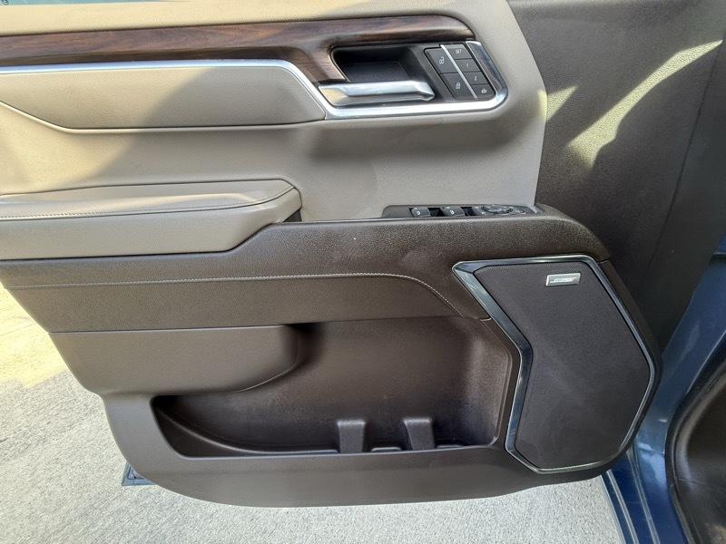 GMC Sierra 1500 4WD Crew Cab 143.5" SLT 2024
