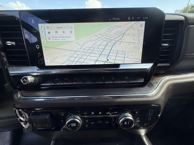 GMC Sierra 1500 4WD Crew Cab 143.5" SLT 2024