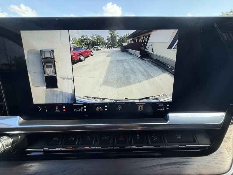 GMC Sierra 1500 4WD Crew Cab 143.5" SLT 2024