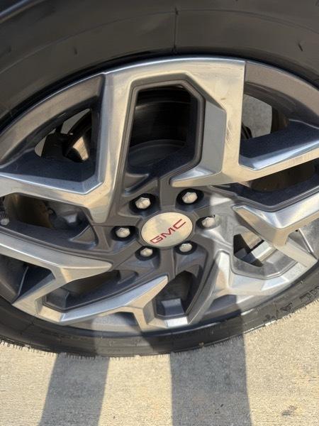 GMC Sierra 1500 4WD Crew Cab 143.5" SLT 2024