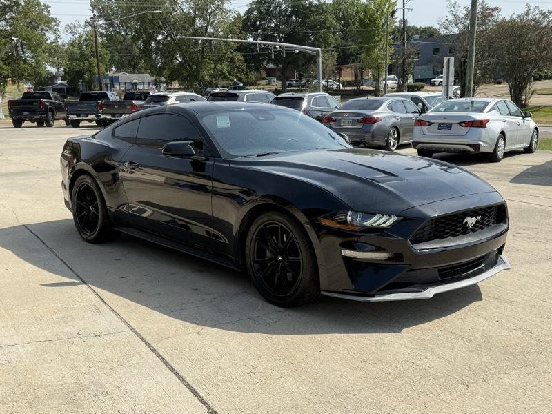 Ford Mustang EcoBoost Coupe 2022
