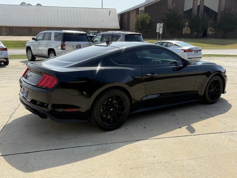Ford Mustang EcoBoost Coupe 2022