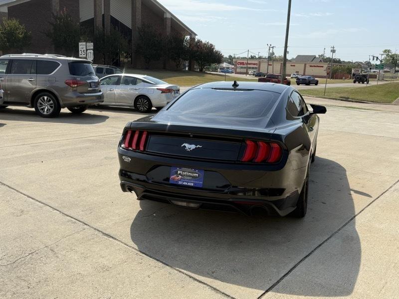 Ford Mustang EcoBoost Coupe 2022
