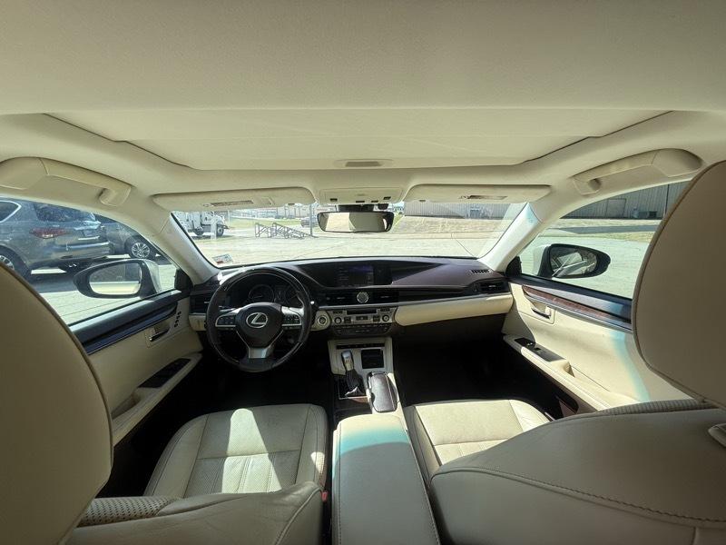 Lexus ES 350 Sedan 2017