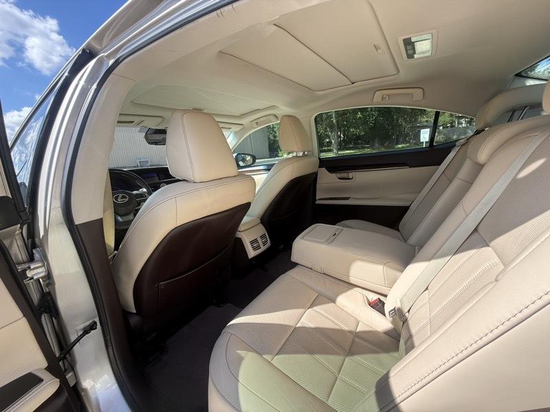 Lexus ES 350 Sedan 2017