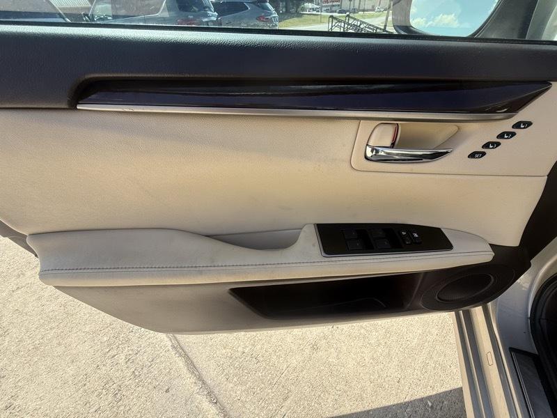 Lexus ES 350 Sedan 2017