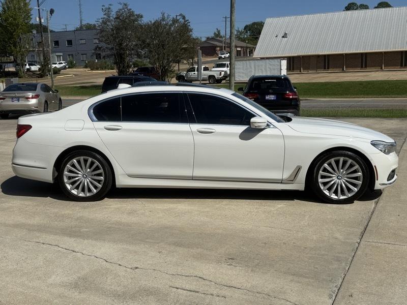 BMW 7-Series 740i 2018