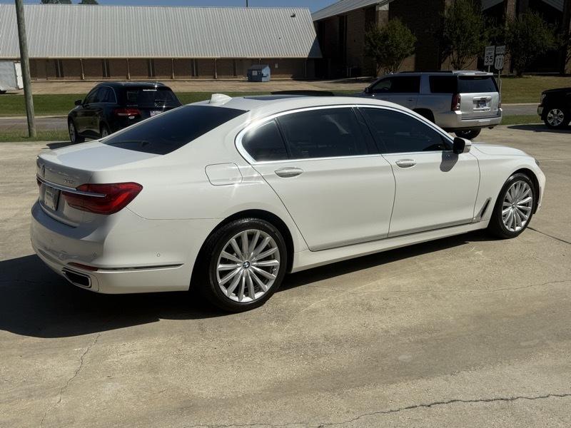 BMW 7-Series 740i 2018
