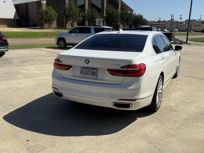 BMW 7-Series 740i 2018