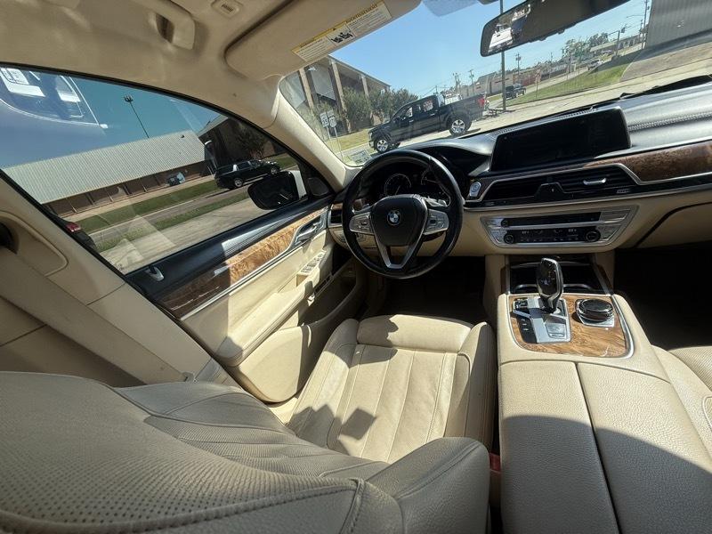 BMW 7-Series 740i 2018