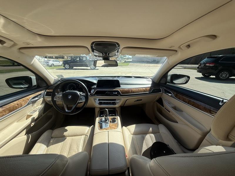 BMW 7-Series 740i 2018