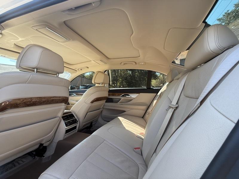 BMW 7-Series 740i 2018