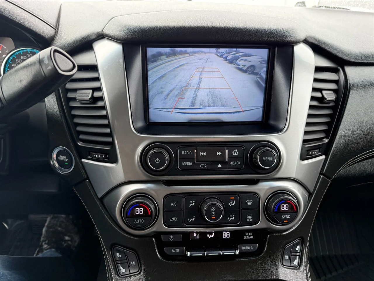 Chevrolet Suburban  2018