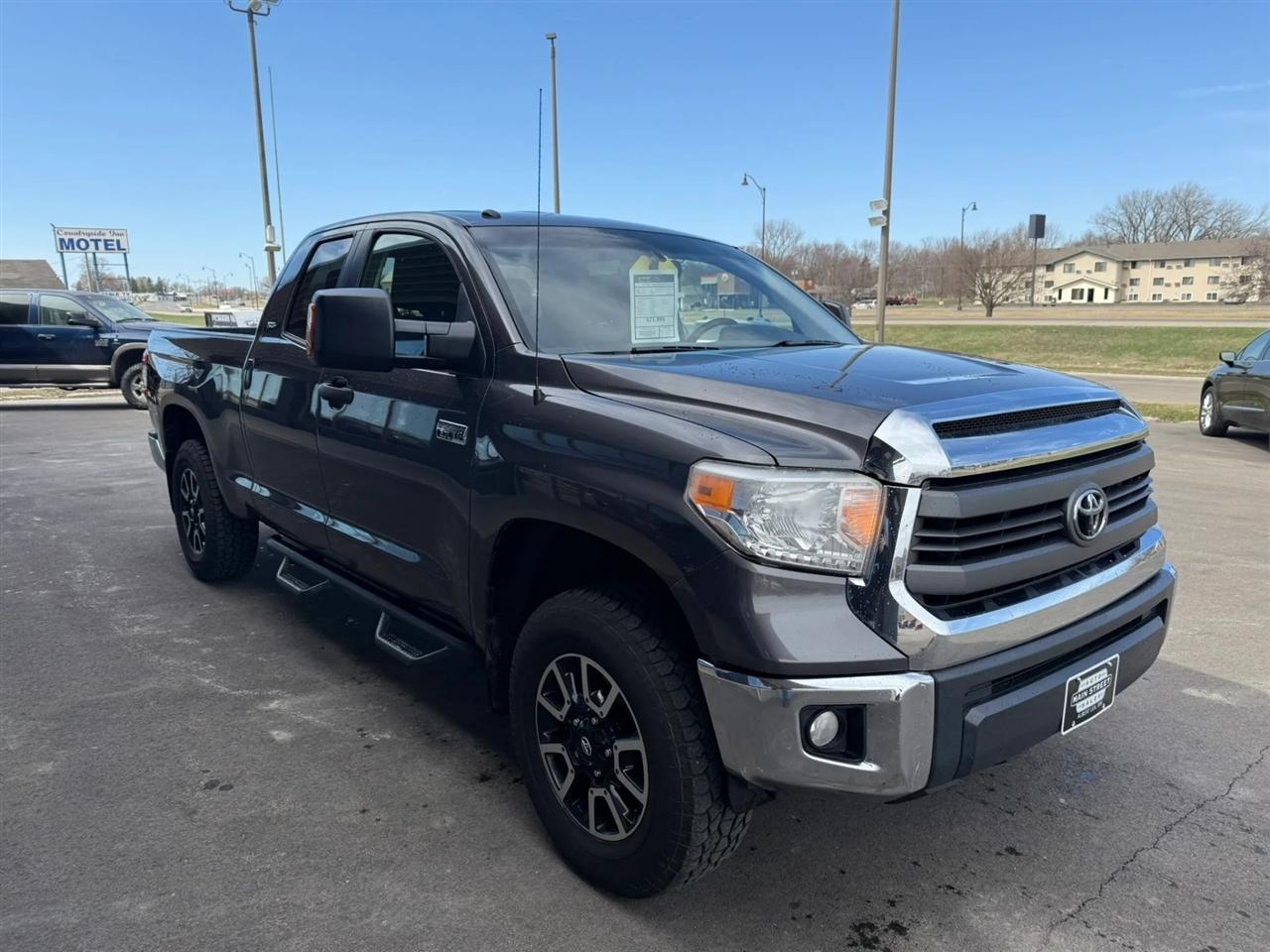Toyota Tundra  2015
