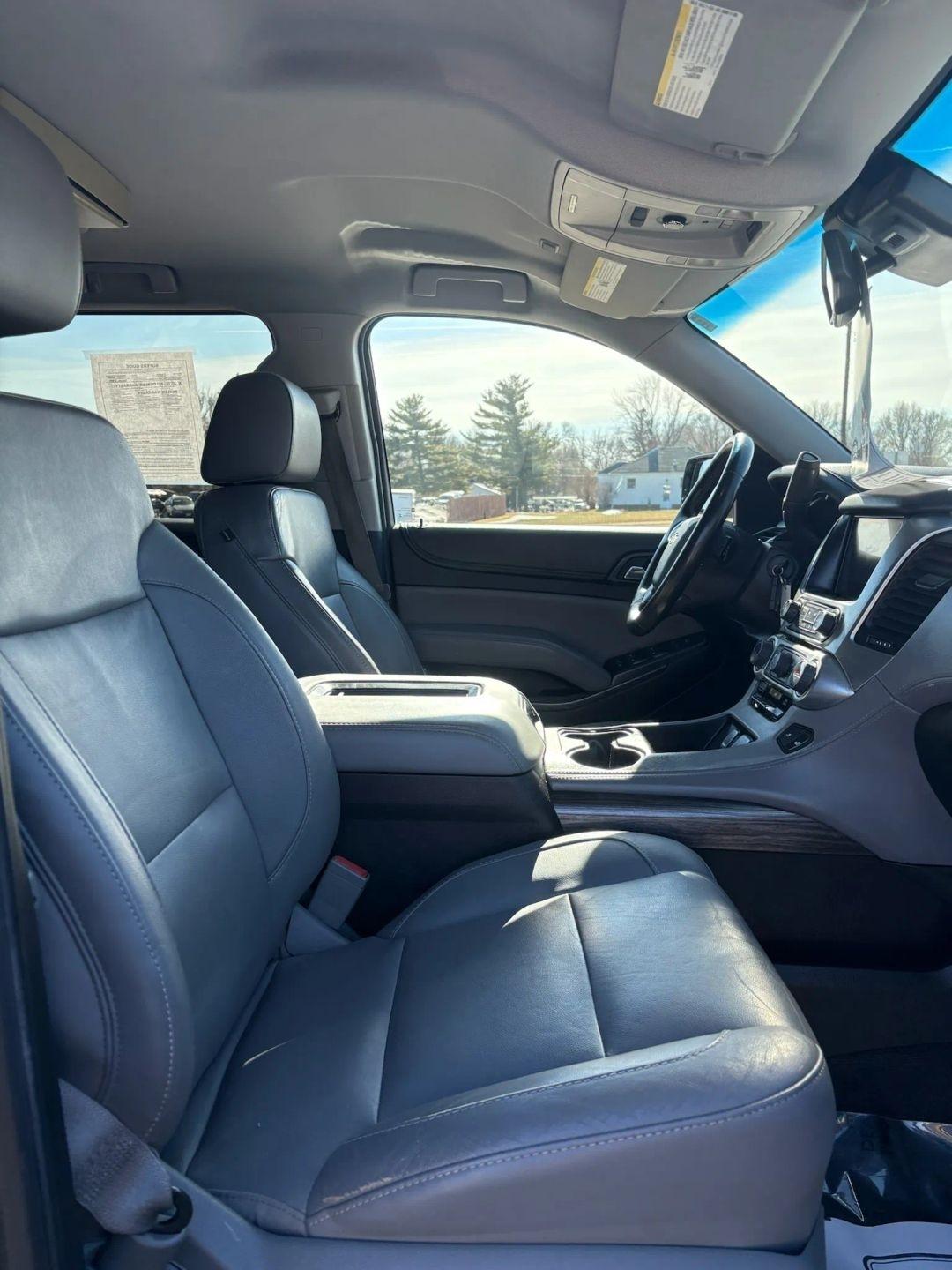 Chevrolet Suburban  2015