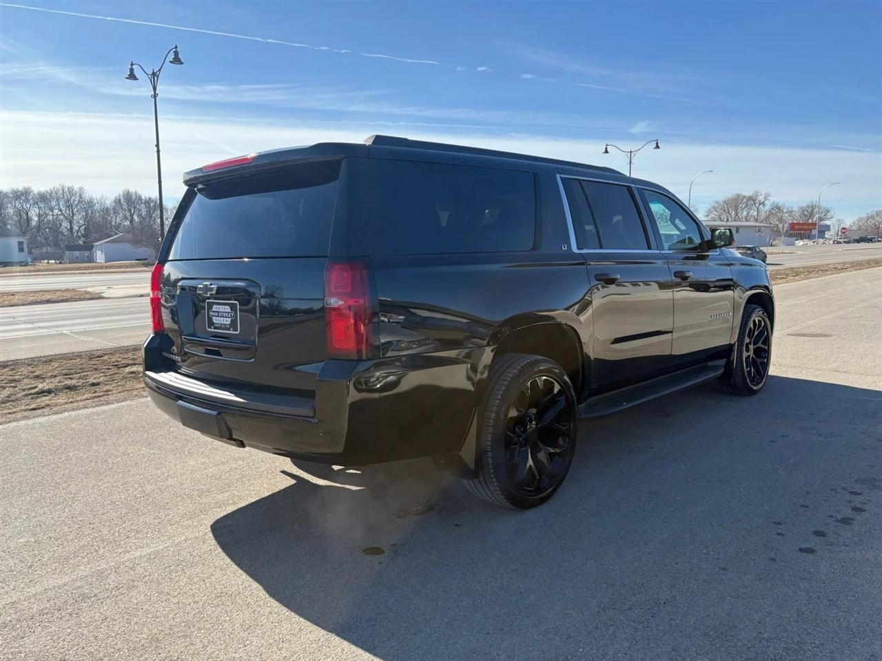 Chevrolet Suburban  2015