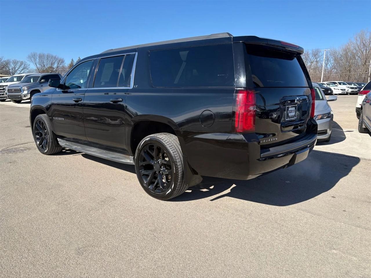 Chevrolet Suburban  2015