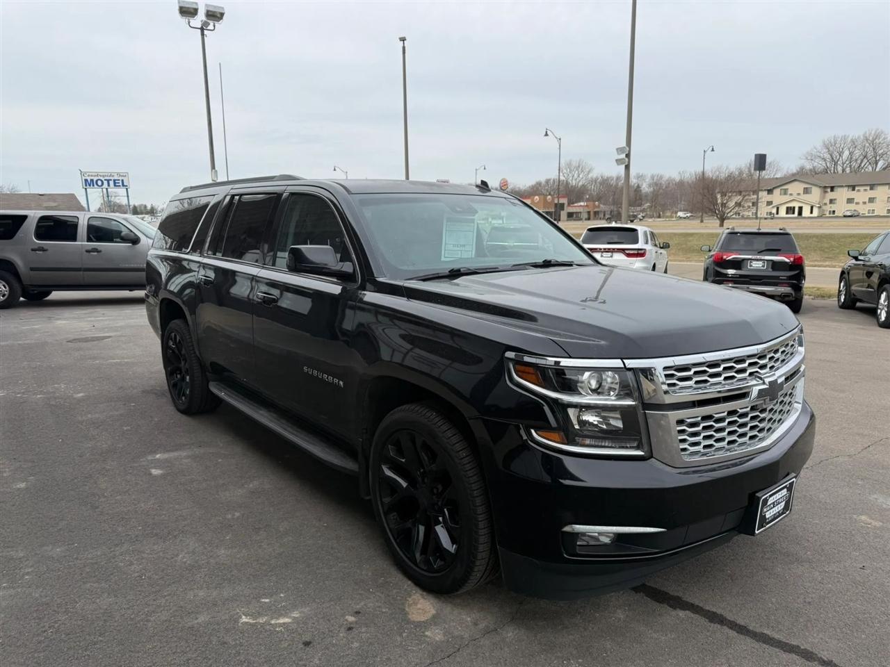 Chevrolet Suburban  2015