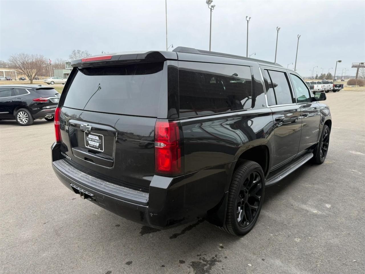 Chevrolet Suburban  2015