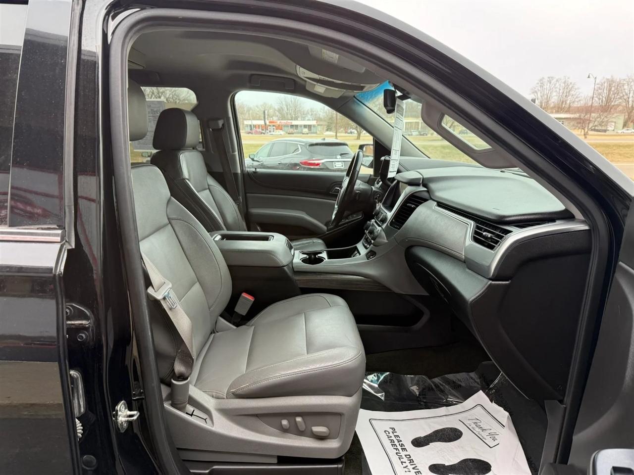 Chevrolet Suburban  2015