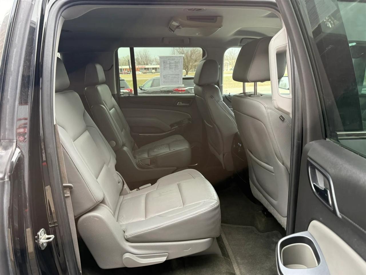 Chevrolet Suburban  2015