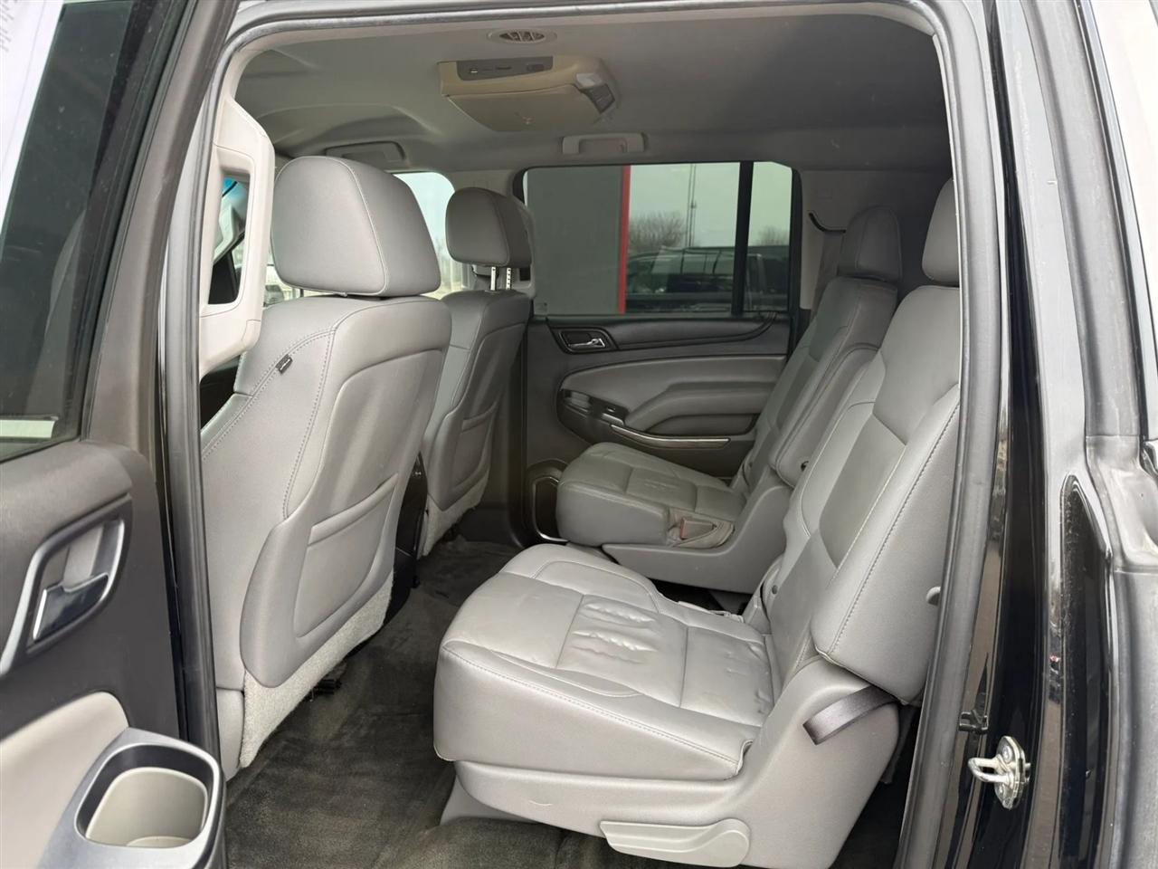 Chevrolet Suburban  2015