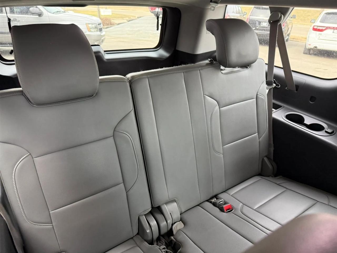 Chevrolet Suburban  2015