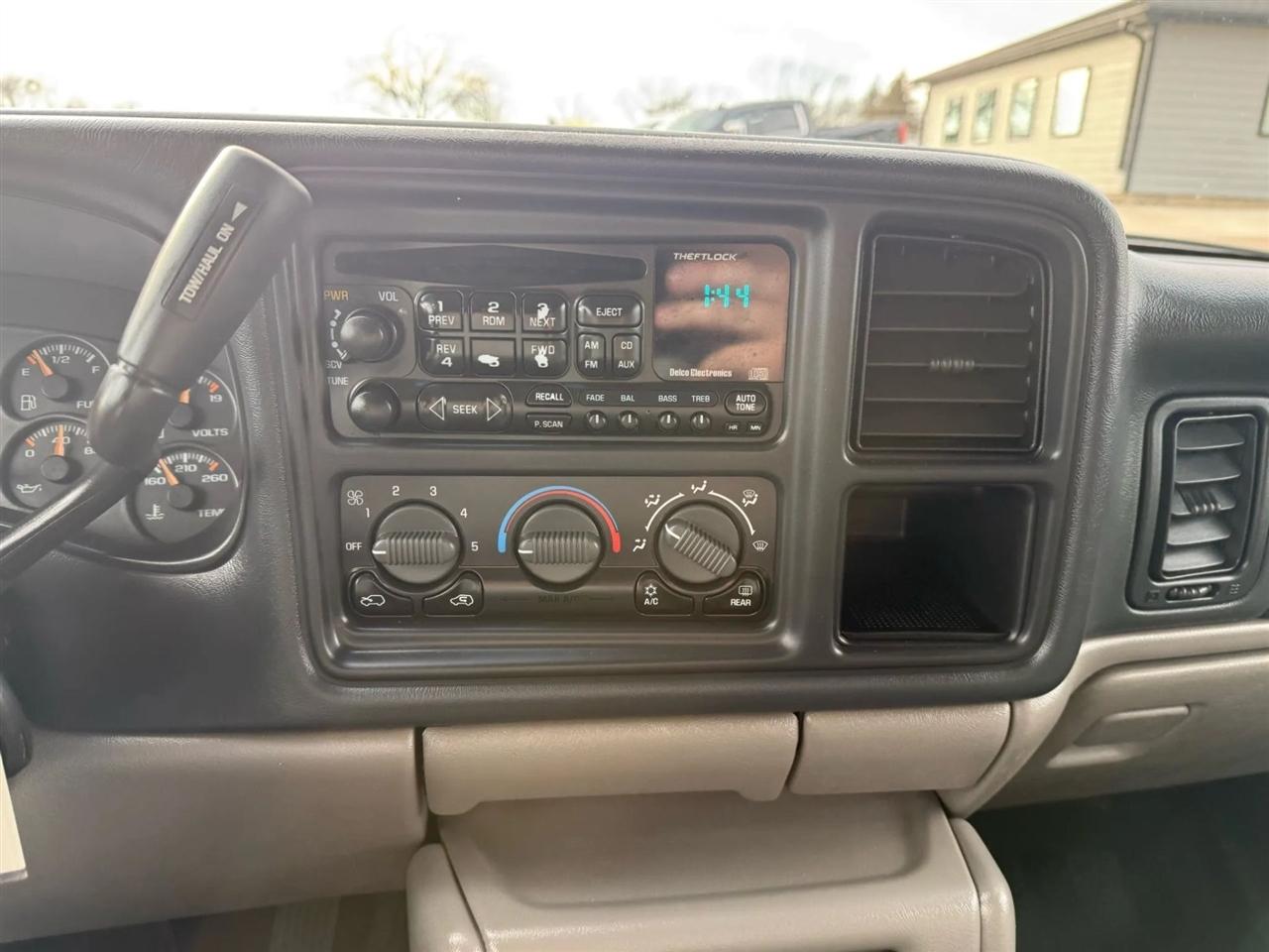 Chevrolet Tahoe  2002