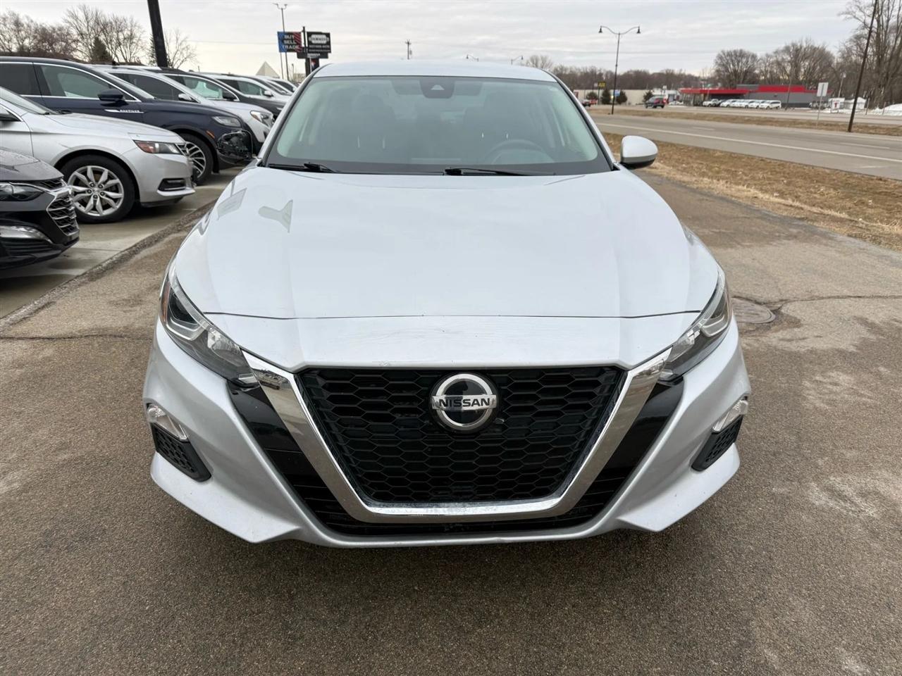 Nissan Altima  2021