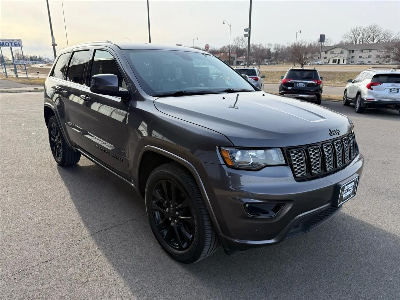 Jeep Grand Cherokee  2017