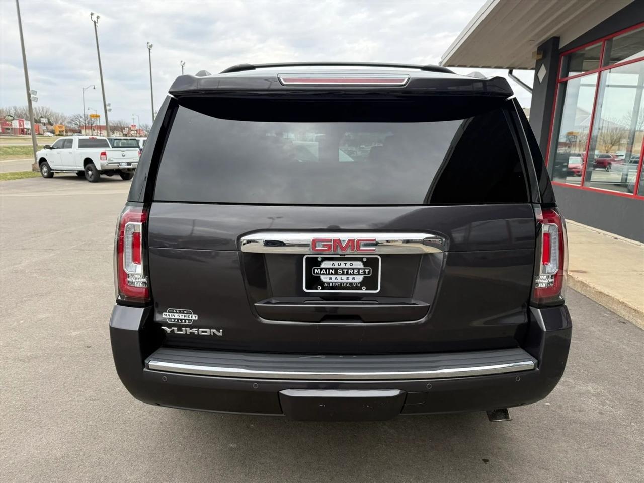 GMC Yukon Denali  2016