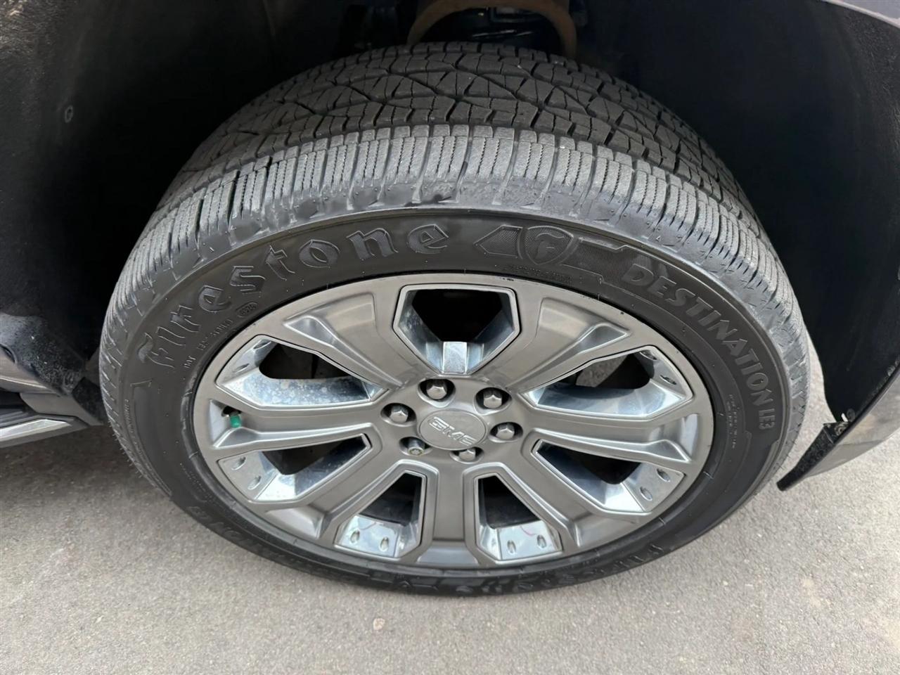 GMC Yukon Denali  2016